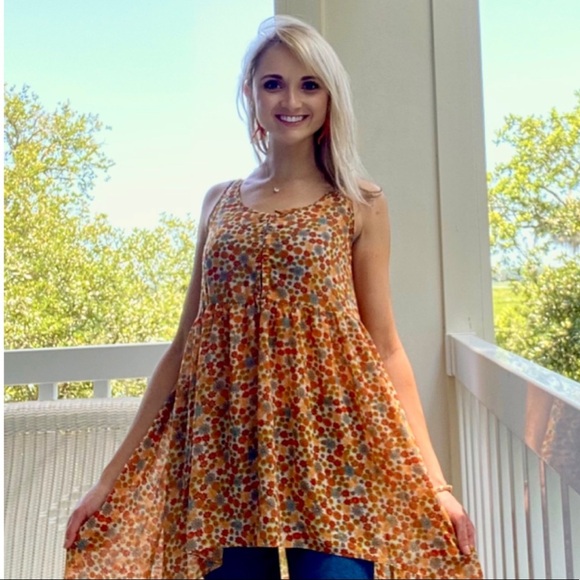 Earrings | Coral + Tan Acrylic Drop Earrings - Picture 7 of 8